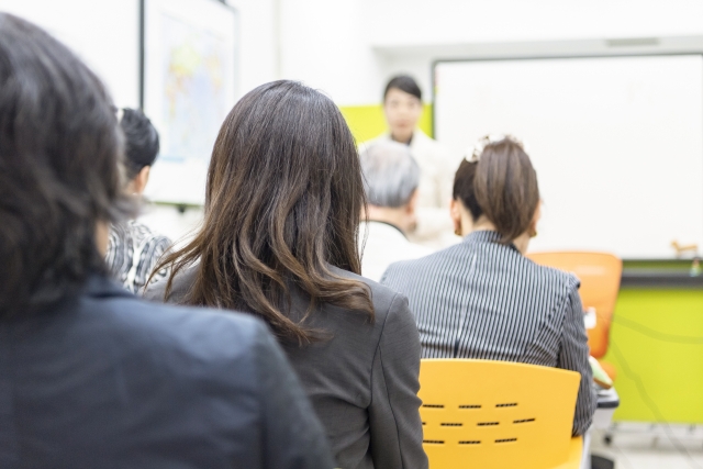 社員のSNS利用、会社にどんなリスクがある？／飯田橋事務所ニュース